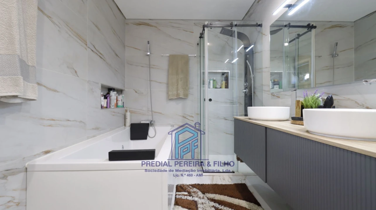 Moradia T5 para Venda em Rio Tinto Foto 25