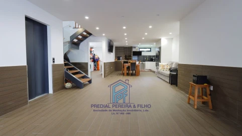 Moradia T5 para Venda em Rio Tinto