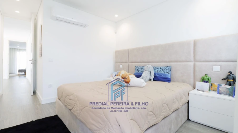 Moradia T5 para Venda em Rio Tinto Foto 28