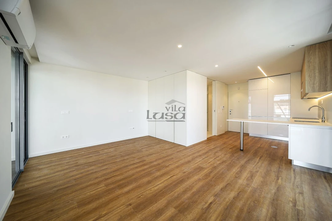 Apartamento T0 para Venda em Mafamude e Vilar do Paraíso Foto 1