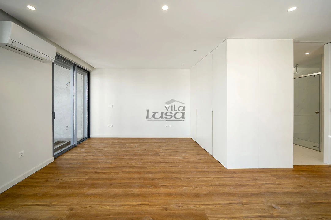 Apartamento T0 para Venda em Mafamude e Vilar do Paraíso Foto 15