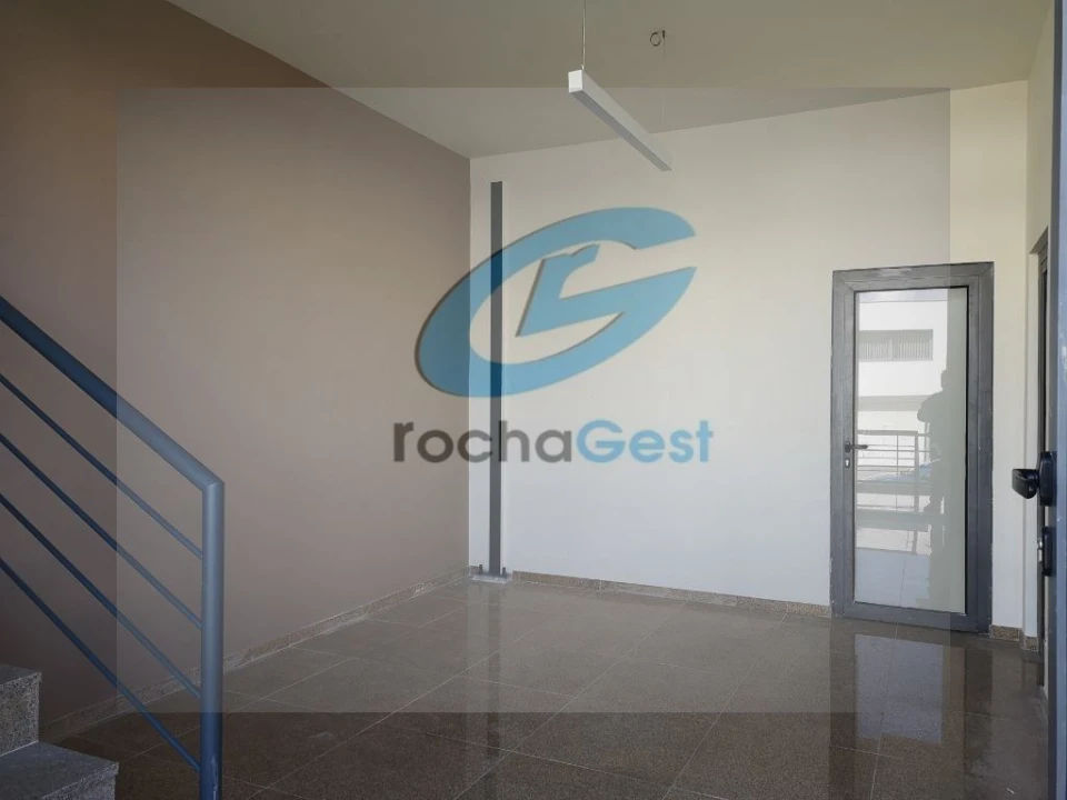 Armazém para Venda em Grijó e Sermonde Foto 6