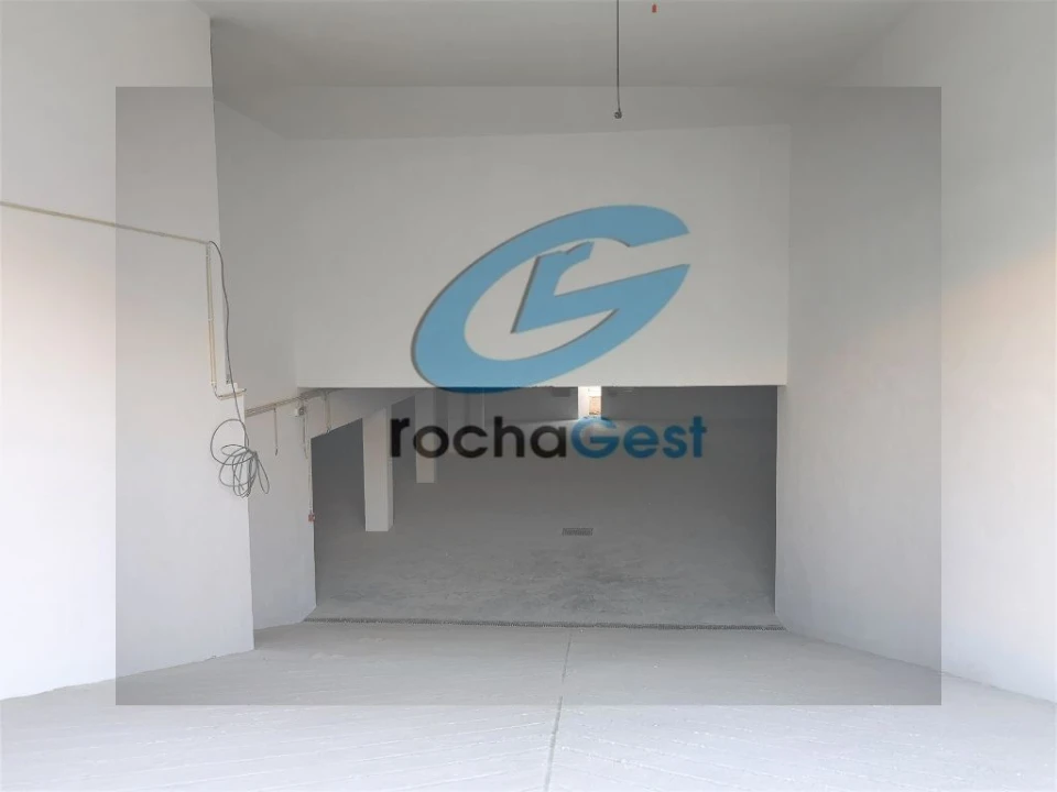 Armazém para Venda em Grijó e Sermonde Foto 13