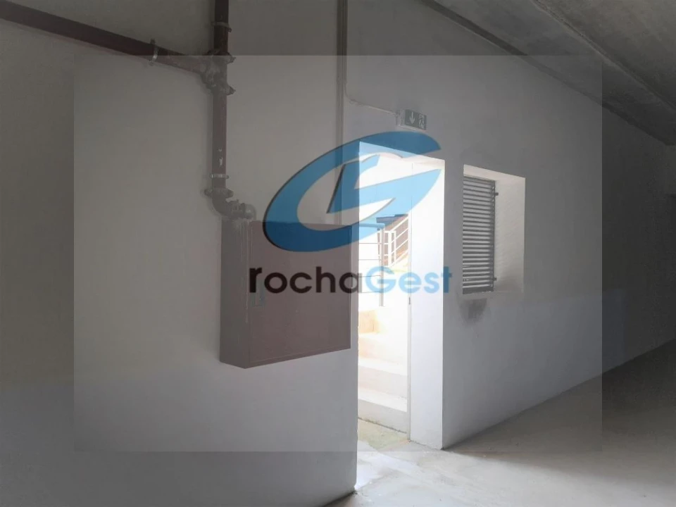 Armazém para Venda em Grijó e Sermonde Foto 16