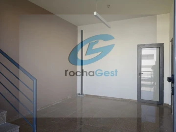 Armazém para Venda em Grijó e Sermonde