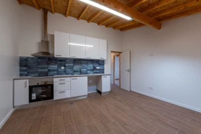 Moradia T2 para Arrendamento em Arcozelo