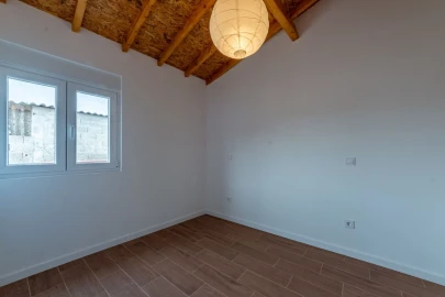 Moradia T2 para Arrendamento em Arcozelo