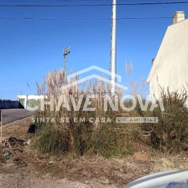Terreno para Venda em Arcozelo