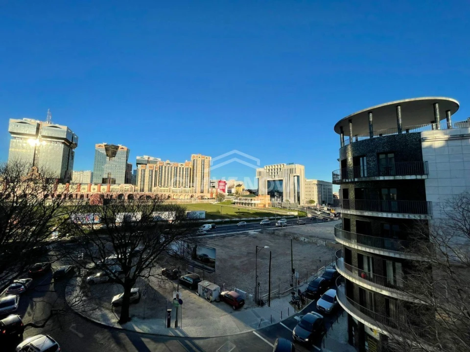 Apartamento T4 para Arrendamento em Campo de Ourique Foto 1