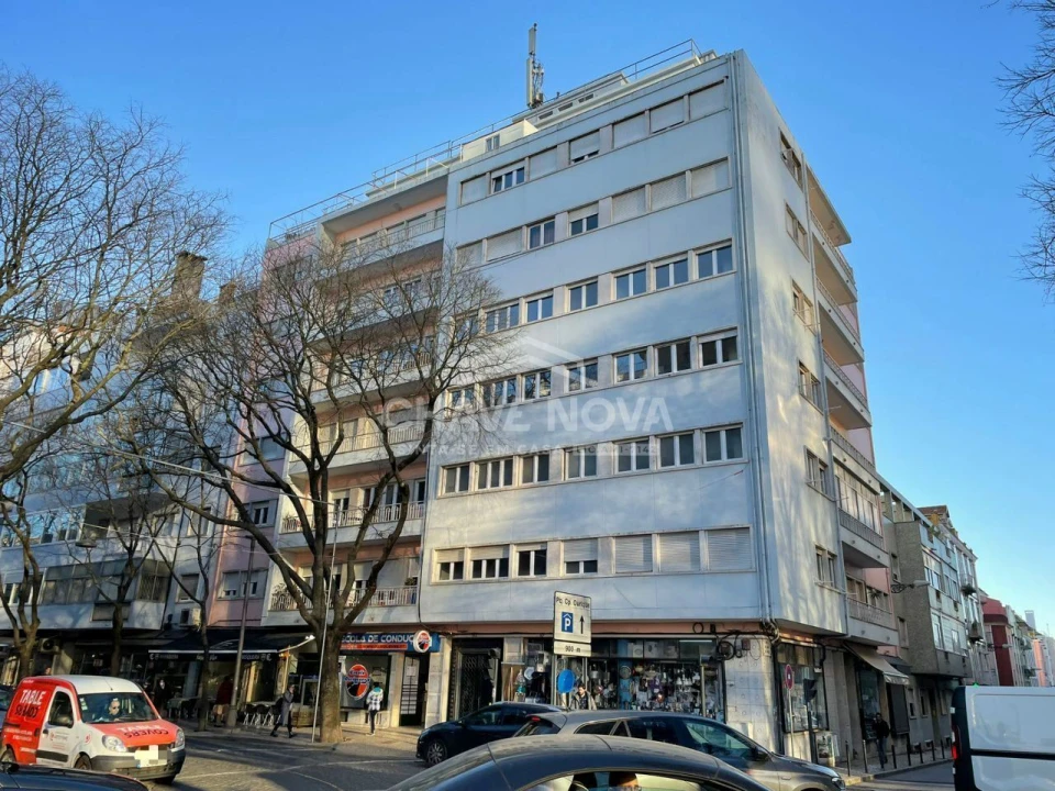 Apartamento T4 para Arrendamento em Campo de Ourique Foto 15