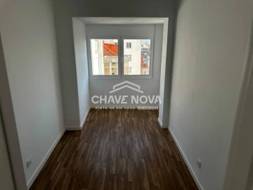 Apartamento T4 para Arrendamento em Campo de Ourique