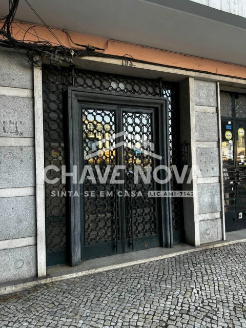 Apartamento T4 para Arrendamento em Campo de Ourique