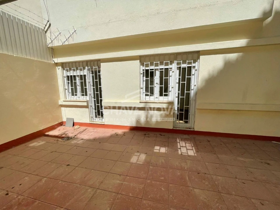 Apartamento T3 para Arrendamento em Santo António Foto 4