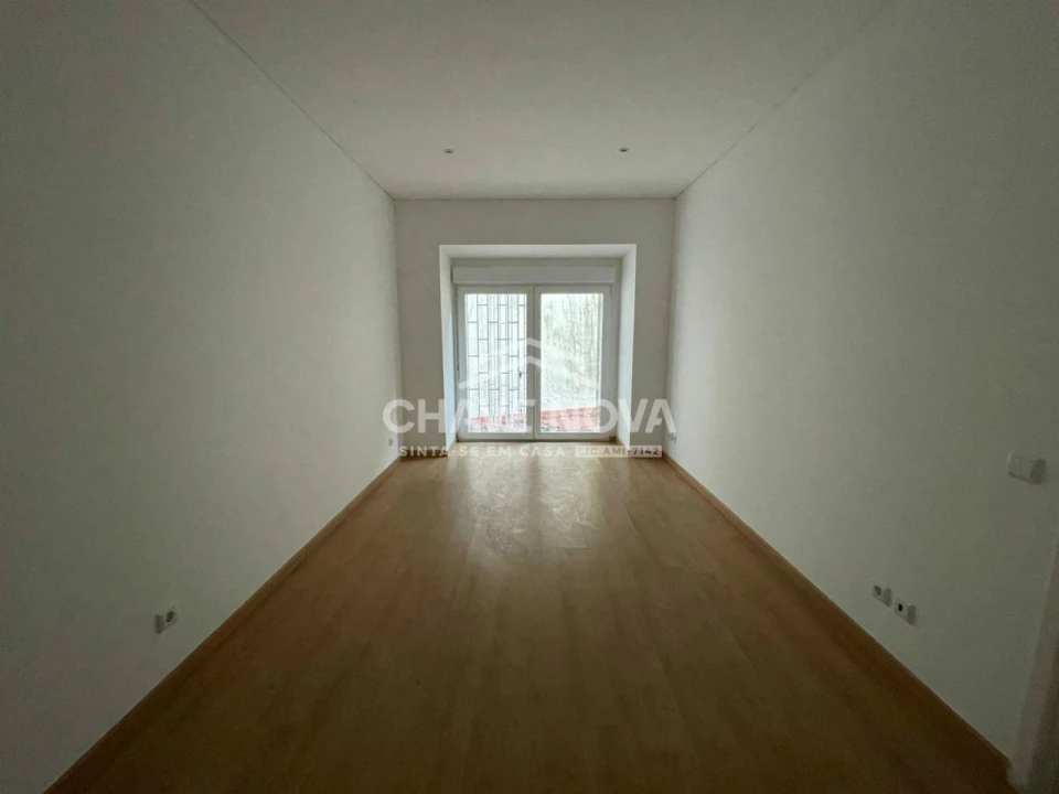 Apartamento T3 para Arrendamento em Santo António Foto 8