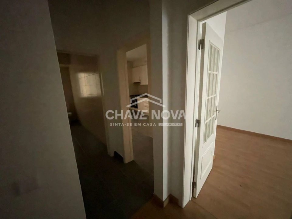 Apartamento T3 para Arrendamento em Santo António Foto 14