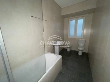 Apartamento T3 para Arrendamento em Santo António