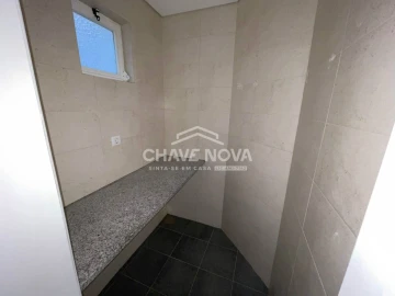 Apartamento T3 para Arrendamento em Santo António