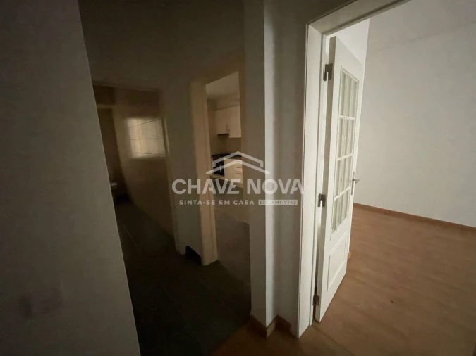 Apartamento T3 para Arrendamento em Santo António Foto 14
