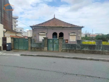 Moradia T3 para Venda em Pedrouços