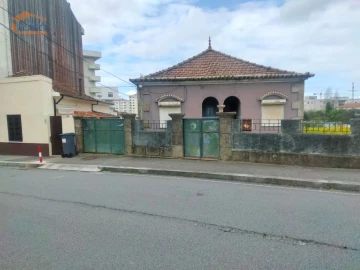 Moradia T3 para Venda em Pedrouços