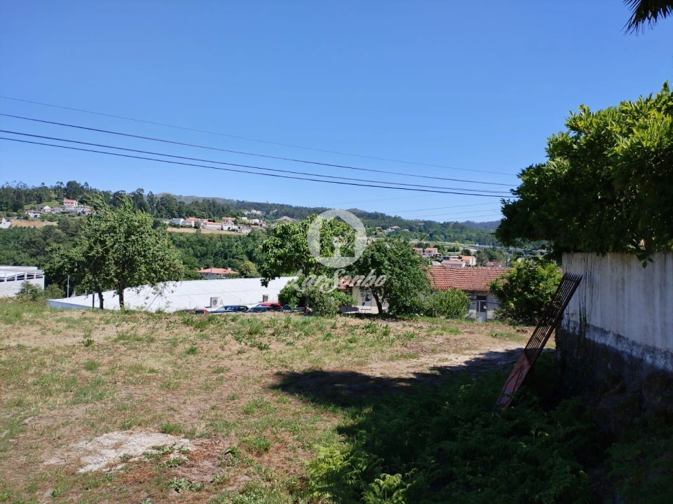 Terreno P/ Prédio para Venda em Fafe Foto 3