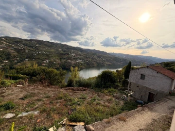 Moradia T3 para Venda em Santa Cruz do Douro e São Tomé de Covelas