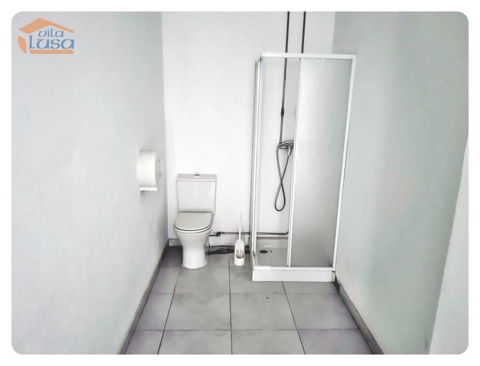 Loja para Arrendamento em Rio Tinto Foto 5