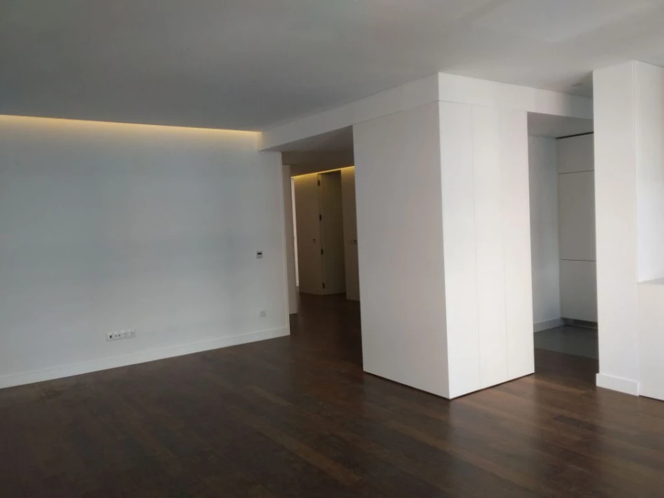 Apartamento T4 para Venda em Ramalde Foto 6