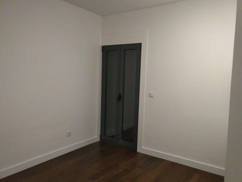 Apartamento T4 para Venda em Ramalde Foto 9