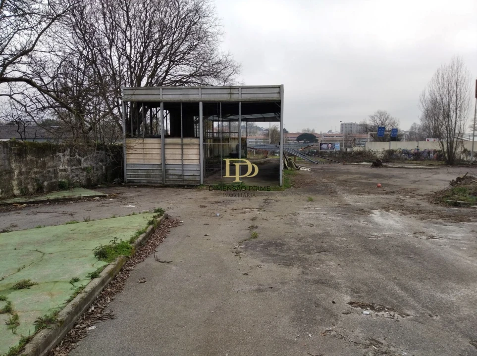 Terreno Comércio / Armazém para Arrendamento em Paranhos Foto 5