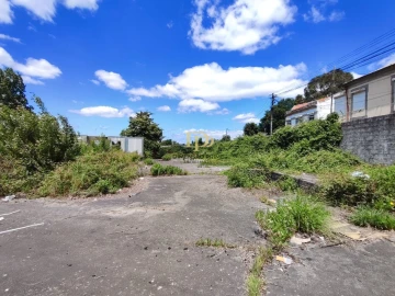Terreno Comércio / Armazém para Arrendamento em Paranhos
