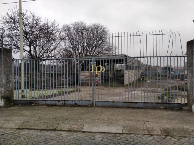 Terreno Comércio / Armazém para Arrendamento em Paranhos Foto 6