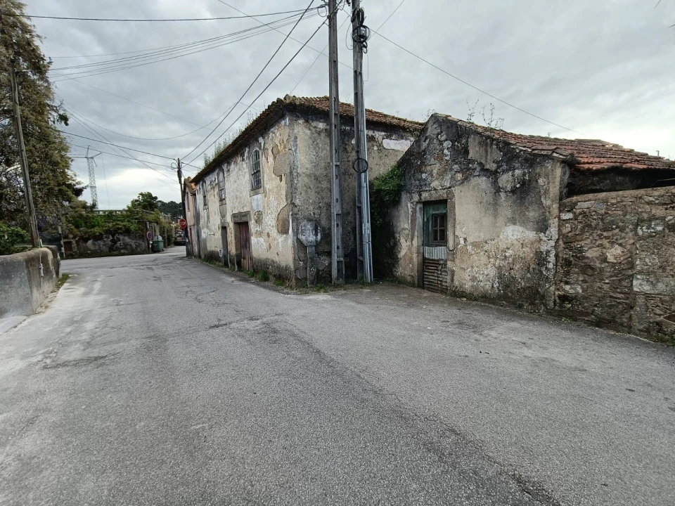 Moradia T4 para Venda em Macieira de Sarnes Foto 1