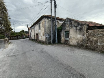 Moradia T4 para Venda em Macieira de Sarnes