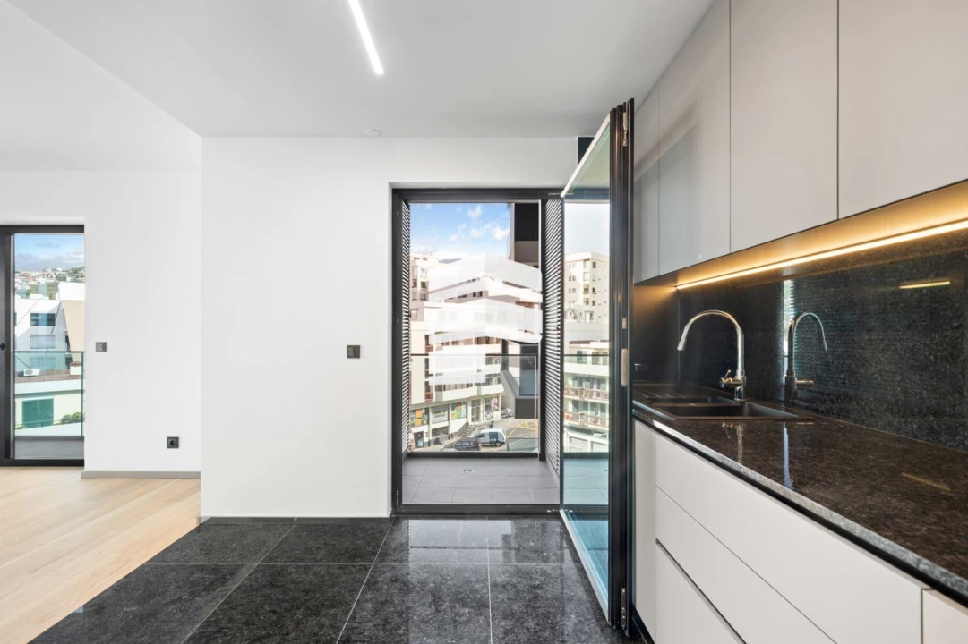 Apartamento T2 para Venda em São Martinho Foto 6