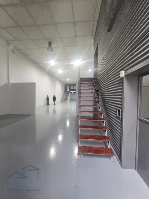 Armazém para Venda em Perafita, Lavra e Santa Cruz do Bispo