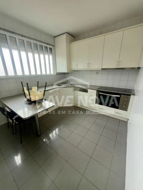 Moradia T4 para Venda em Lordelo do Ouro e Massarelos