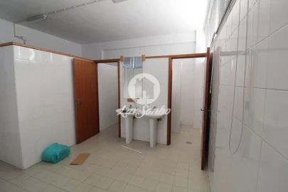 Armazém para Venda em Carvalhal