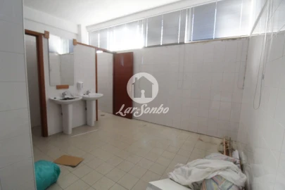 Armazém para Venda em Carvalhal