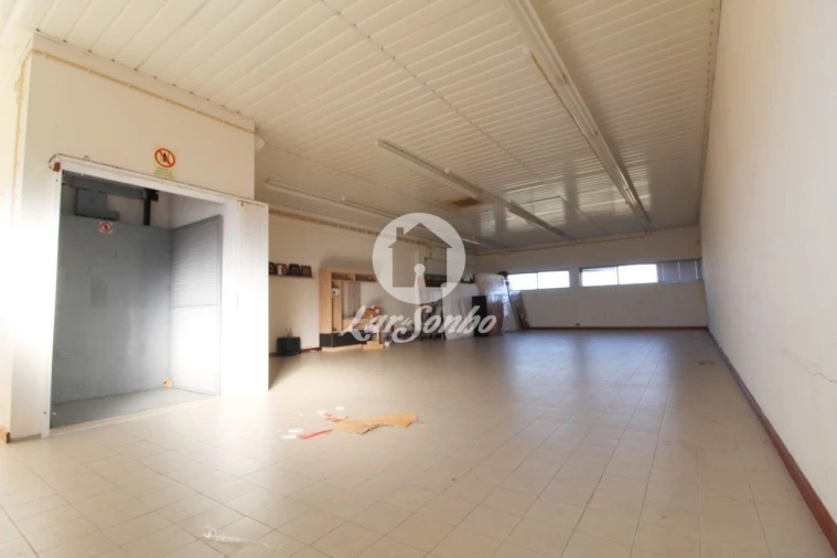 Armazém para Venda em Carvalhal Foto 3