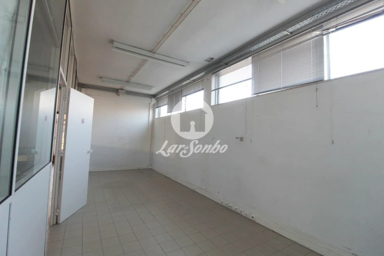 Armazém para Venda em Carvalhal Foto 9