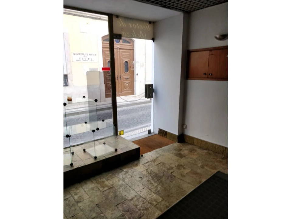 Loja para Arrendamento em Caia, São Pedro e Alcáçova Foto 10