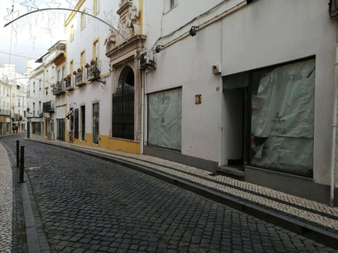 Loja para Arrendamento em Caia, São Pedro e Alcáçova Foto 3