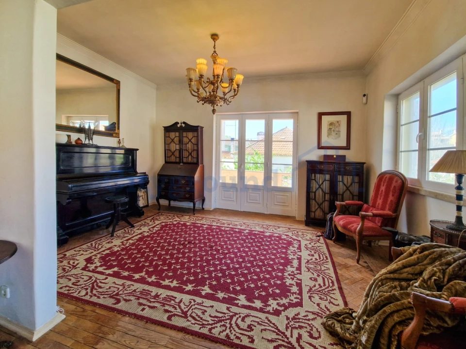 Moradia T6 para Venda em Algueirão-Mem Martins Foto 1