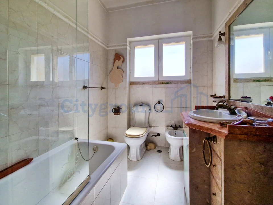 Moradia T6 para Venda em Algueirão-Mem Martins Foto 9