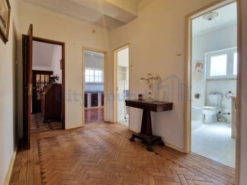 Moradia T6 para Venda em Algueirão-Mem Martins