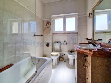 Moradia T6 para Venda em Algueirão-Mem Martins