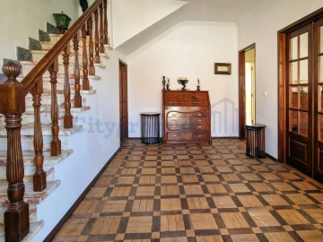 Moradia T6 para Venda em Algueirão-Mem Martins