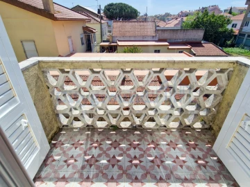 Moradia T6 para Venda em Algueirão-Mem Martins