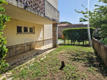 Moradia T6 para Venda em Algueirão-Mem Martins